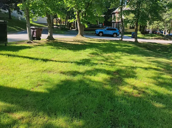 131 Laurel St, Newport, NH 03773