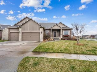 2502 N Ridgehurst St, Wichita, KS 67228