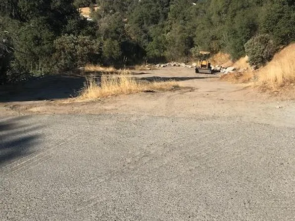 50189 Hidden Falls Rd, Oakhurst, CA 93644