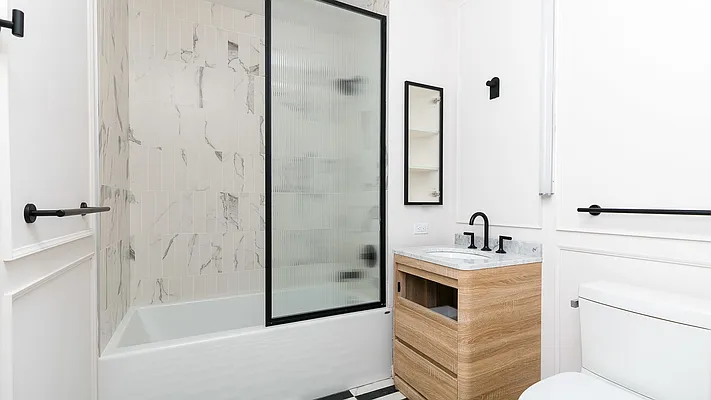 Rented by Nooklyn NYC LLC | media 41