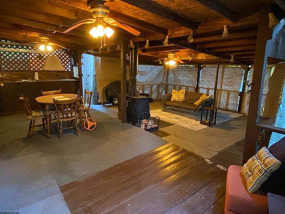 5th image of 44 Firefly Ln