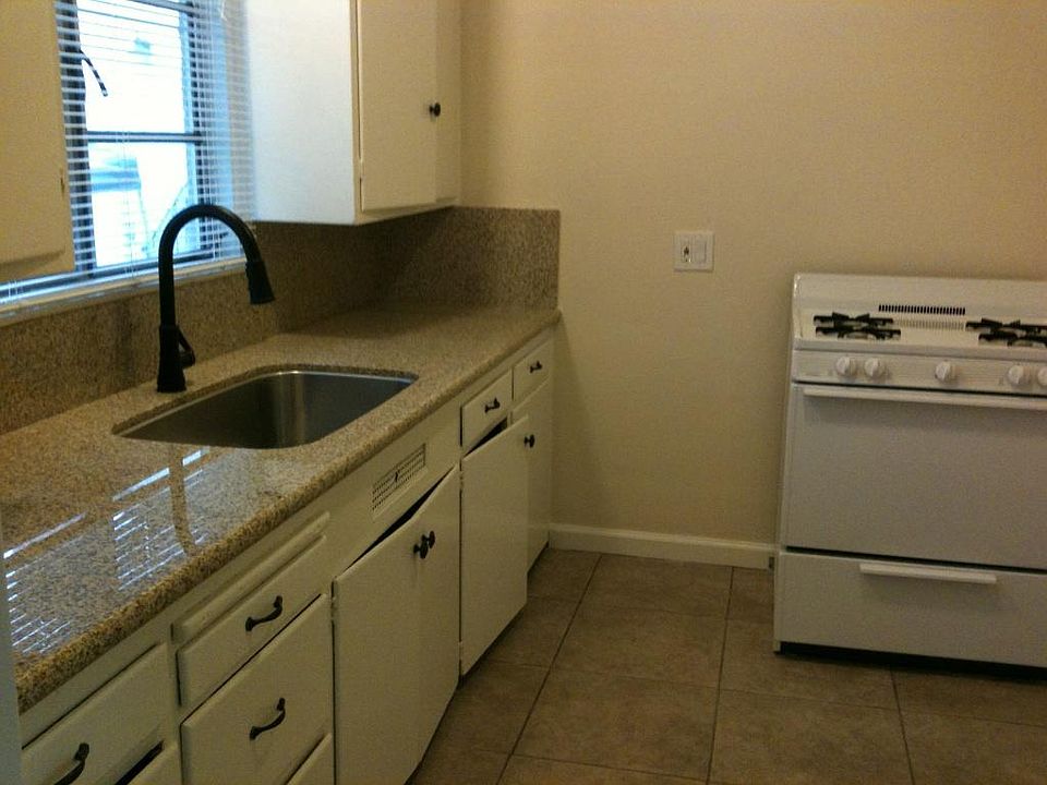 2nd image of 1007 E Carson St APT 5