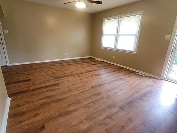 4th image of 3878 Pembrooke Rd