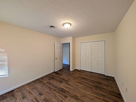 3rd image of 11 Woodcock St