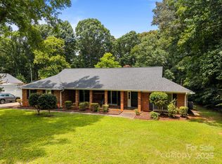 324 Swampfox Dr, Fort Mill, SC 29715