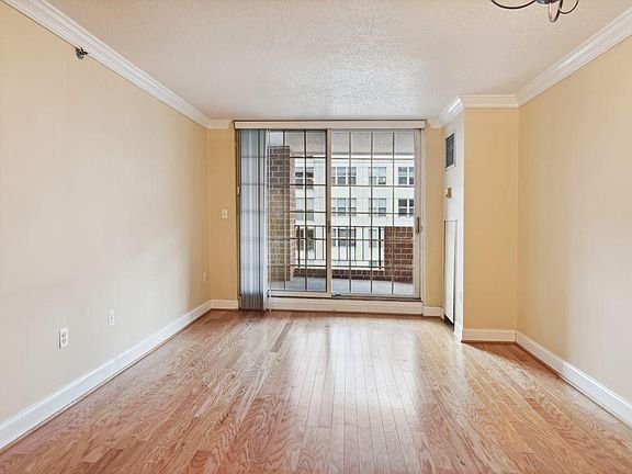 Living/Dining Room w/ Balcony