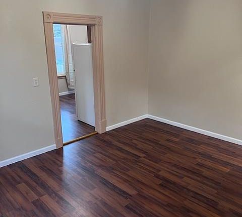 4th image of 1227 Cortland Ave