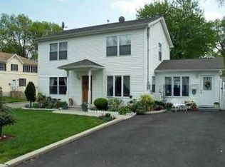 560 Inman Ave, Colonia, NJ 07067