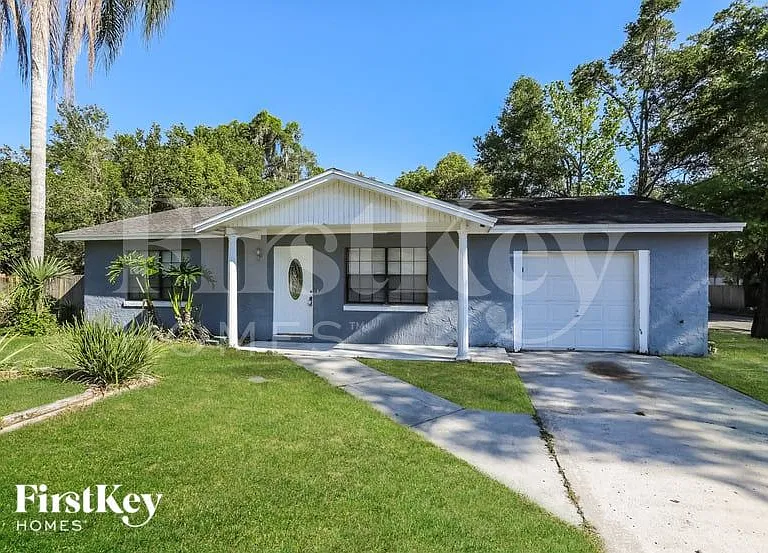 391 E Palmetto Ave — Photo 1