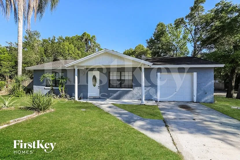 391 E Palmetto Ave
