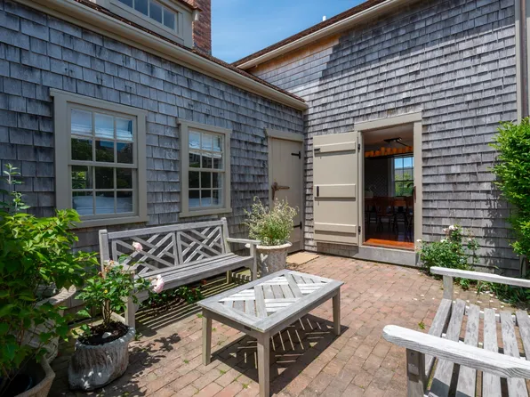 6 Center St, Nantucket, MA 02554