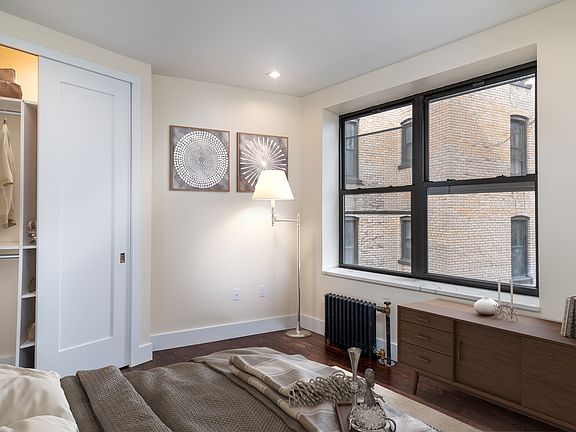 2nd image of 921 Washington Ave #511