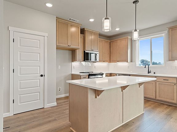 849 I ST NE by Aho Construction