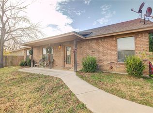 416 S Allen St, Boyd, TX 76023