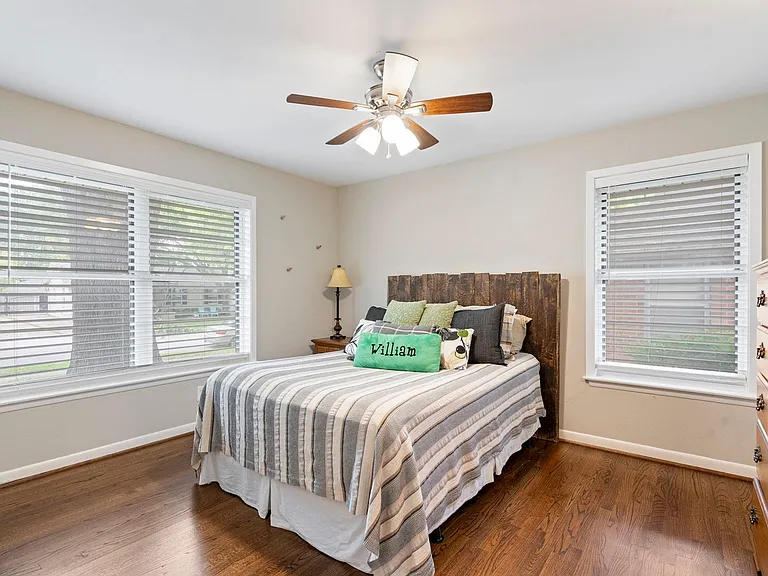 9203 Livenshire Dr — Photo 20