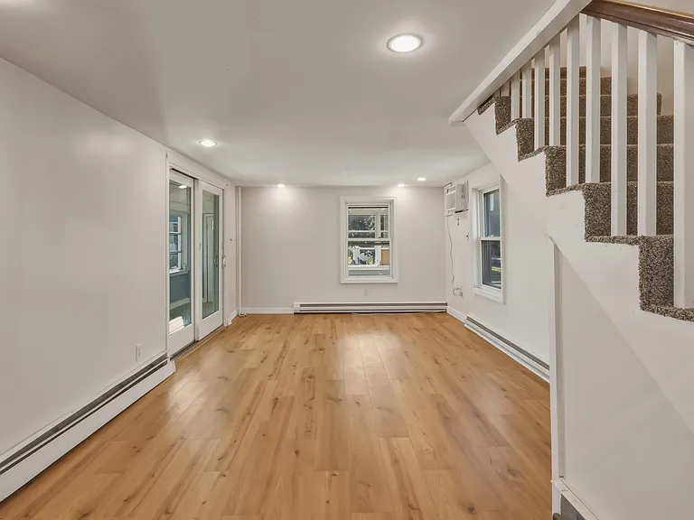 1080 Shirley St #1 — Photo 5