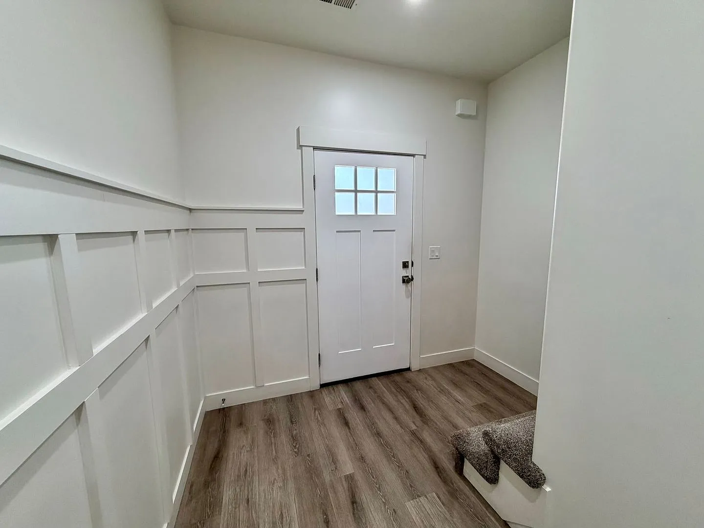 Nearly New Townhome — Photo 4