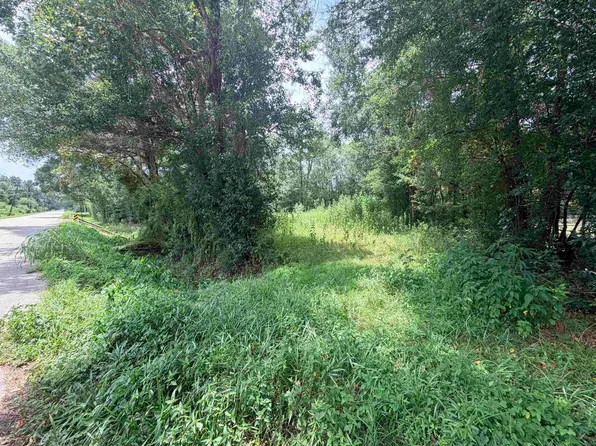 E Railroad St, Vidor, TX 77662