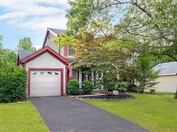 2nd image of 423 Highmeadows Village Dr