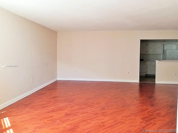3rd image of 2750 NE 183rd St APT 1212