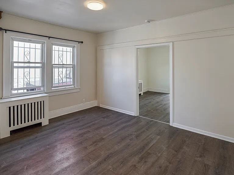 1120 73rd St #1 — Photo 3