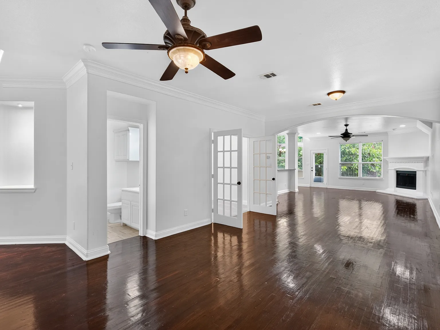 4 bed, 2457 sqft, $3,300 — Photo 3