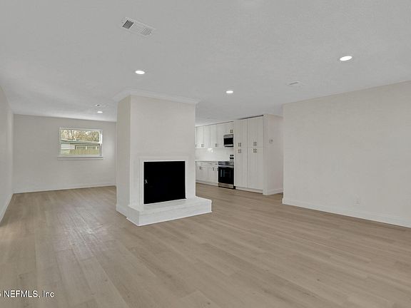 4th image of 8040 CONGAREE Court N