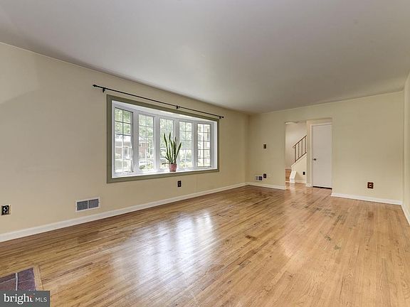 4th image of 12601 Harbor Dr