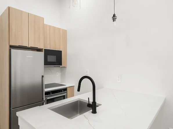 266 Stagg Street image 2 of 12