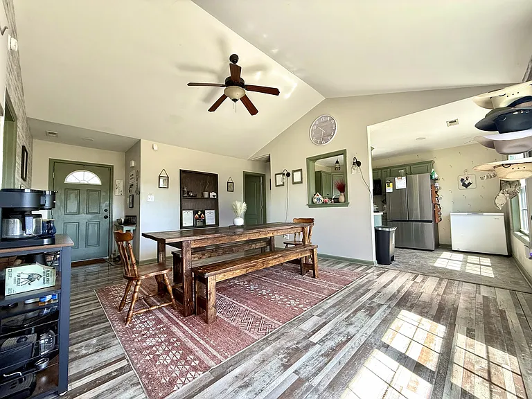 110 Cherry Grove Dr — Photo 4