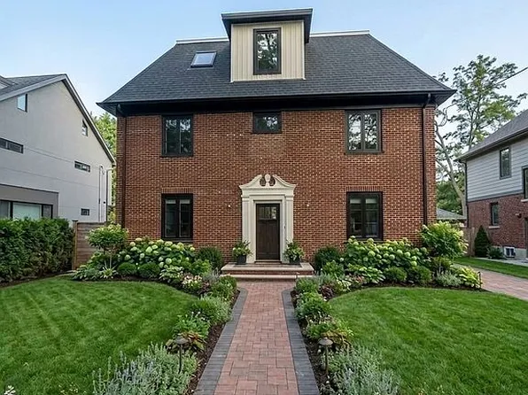 21 Weston Pl, Lawrence, NY 11559