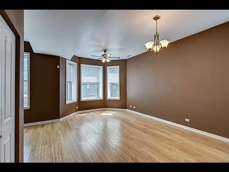 7154 S Vernon Ave #1 — Photo 2