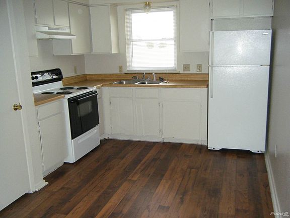 2nd image of 500 E Hazelwood St #600