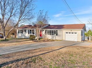 604 Roundtree Dr, Fayetteville, NC 28303