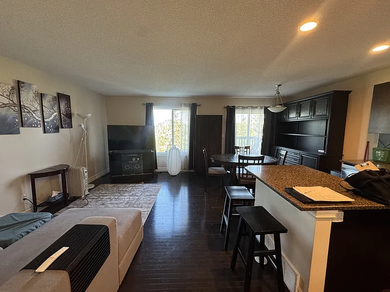 3 bed, 2.5 bath, 1339 sqft, $2,350 — Photo 2
