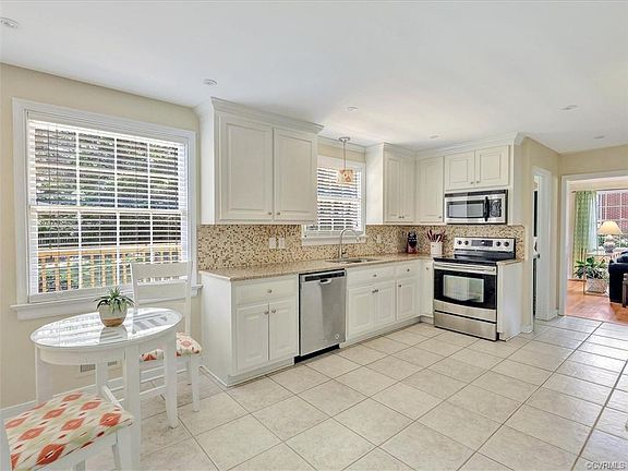 5th image of 9901 Channing Ln