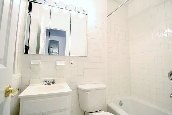 Rented by Julianna Realty Corp | media 13