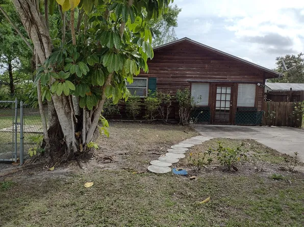1067 Teal Harbor Ln, Okeechobee, FL 34974