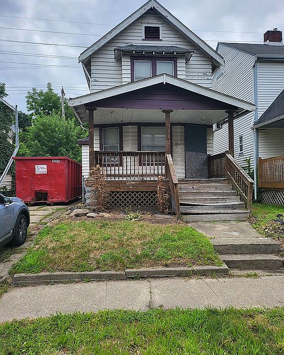 1st image of 1015 E 131st St
