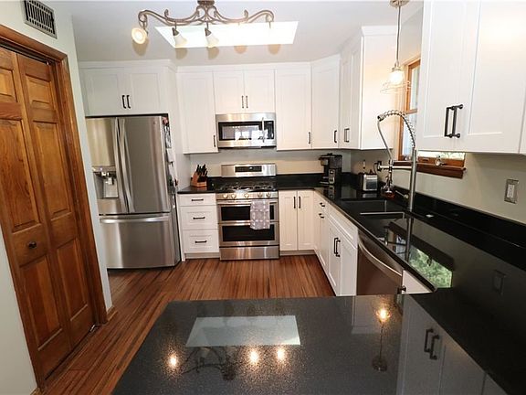 4th image of 3441 Glenwood Dr
