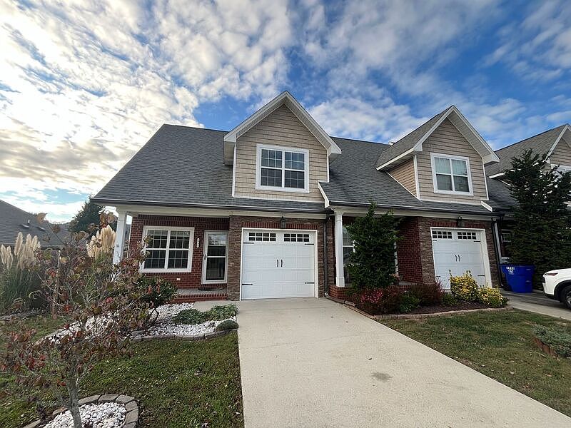 1st image of 1731 Stone Castle Dr NE