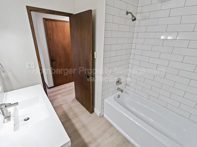 723 W York Ave #1 — Photo 8