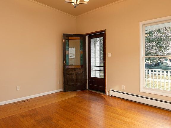 3rd image of 113 12th St