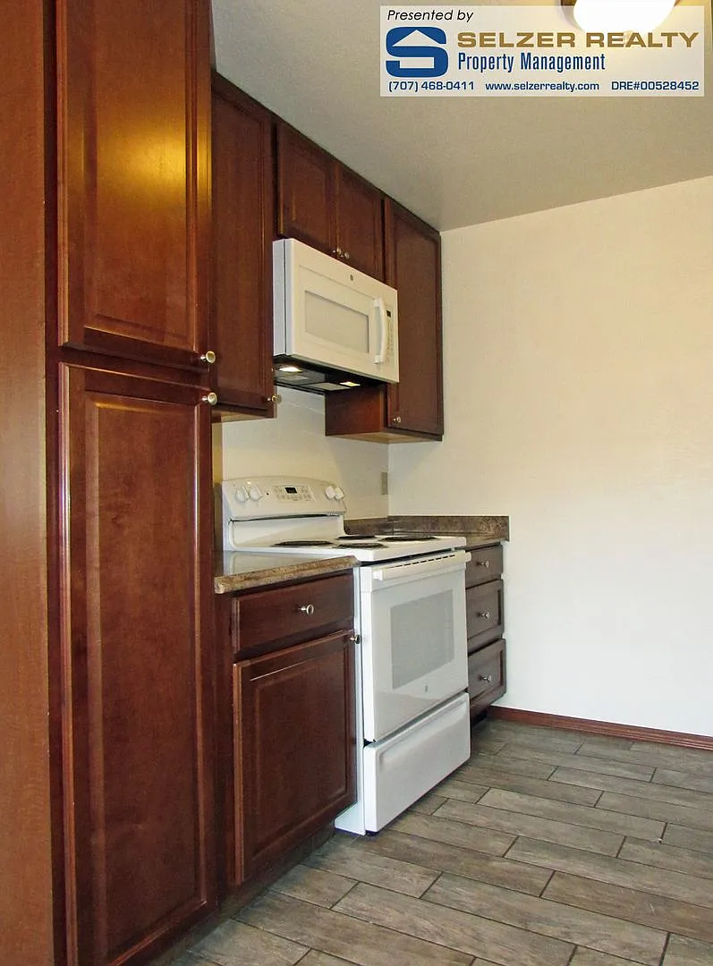 1541 N. Bush St. — Photo 4
