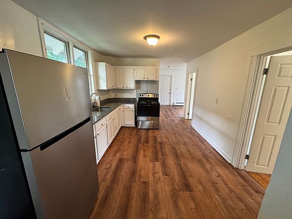 2nd image of 67 Moore St #9211670A3