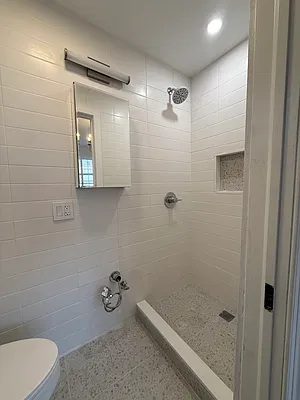 Bathroom, photo 1