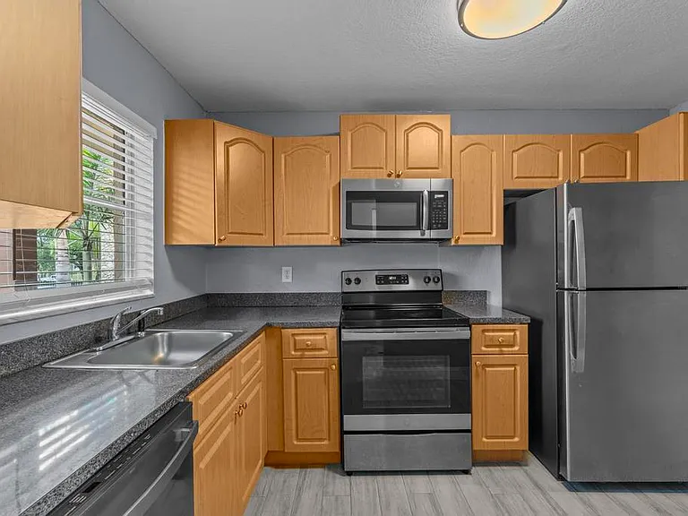 120 Sparrow Dr #205 — Photo 5