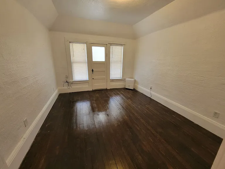 202 W 2nd Ave #2 — Photo 7