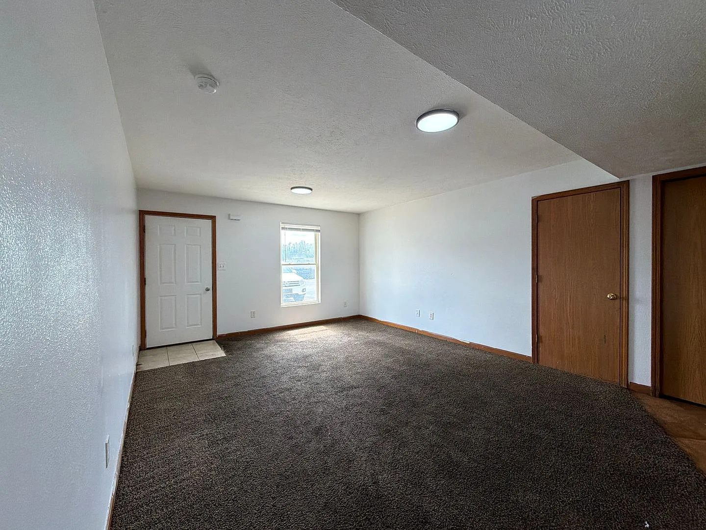 261 Woodridge Court — Photo 4