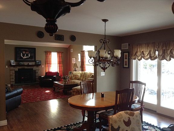 Great room
						:
						20x20 Family room Perfect for entertaining